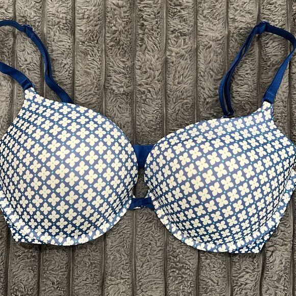 Victoria Secret Push Up Bra Bundle - Picture 2 of 9